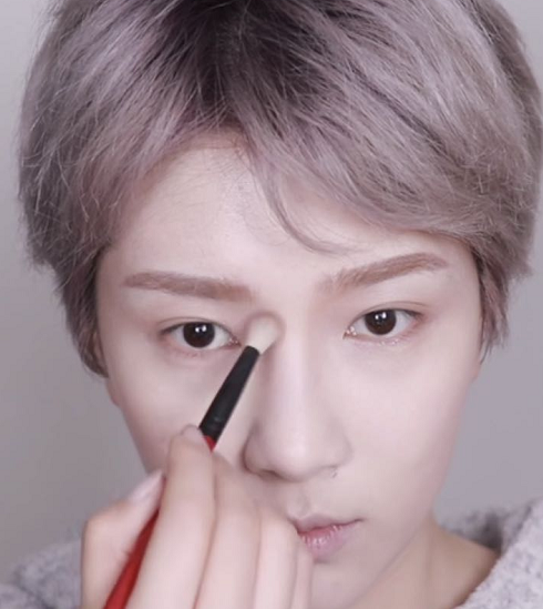 小姐姐仿妆"蔡徐坤",开始:饶了我男神吧,最后:失散多年的弟弟?