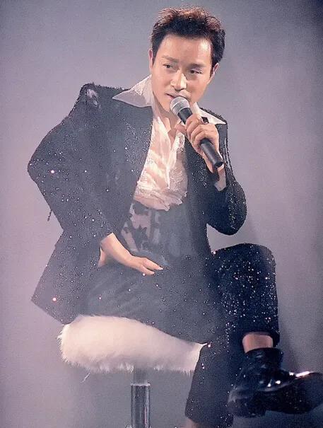 张国荣当年有多潮港风西装穿成经典复古绅士哥哥太厉害