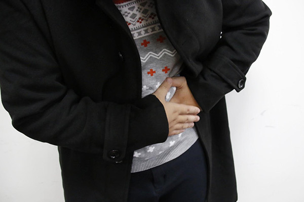 胃酸反流 身体有什么感觉 做好两事 让胃酸老实待在胃里 腾讯新闻