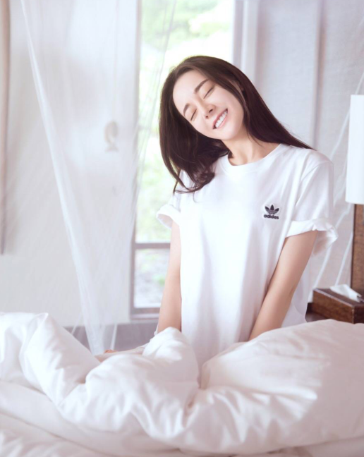 说到这几年发展比较好的女明星,迪丽热巴一定是其中一位