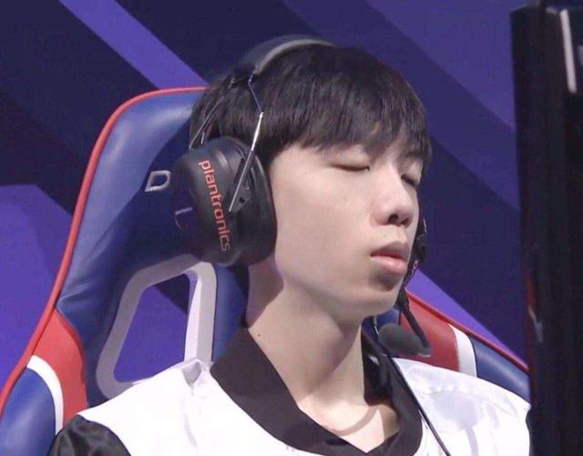 fpx刘青松回应被厂长狂喷直言素质太低就问了他一件事而已