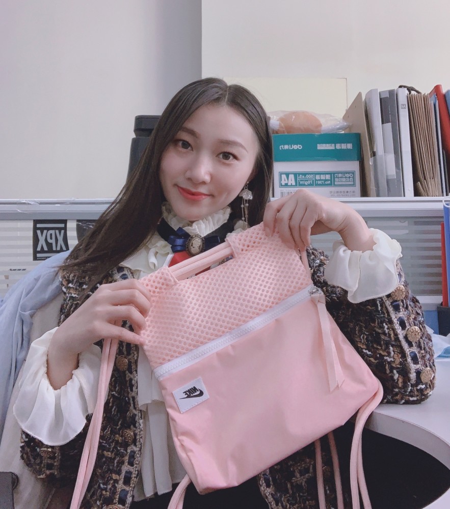 "小涵看体坛"主播觉得这款包带来满满的少女心好啦!