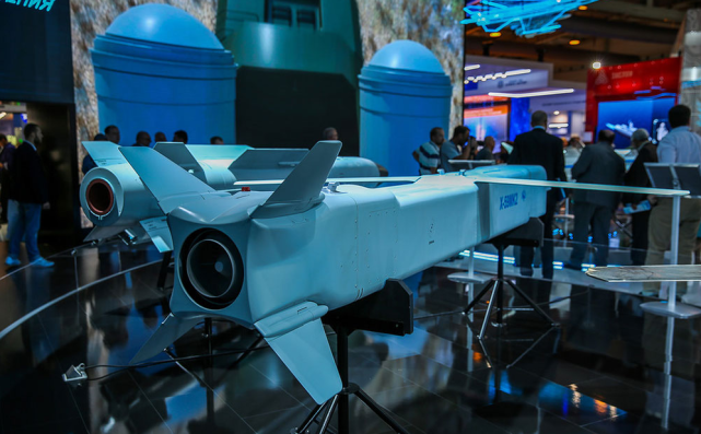 是俄罗斯最新研制的r74m格斗导弹,也就是传闻了多年的rvv-md空空导弹