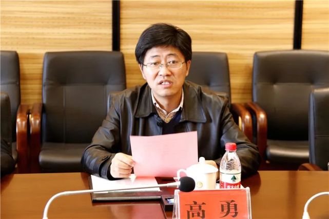 3月31日下午,副市长杨光远一行来黄陵调研商务工作,通过召开座谈会及