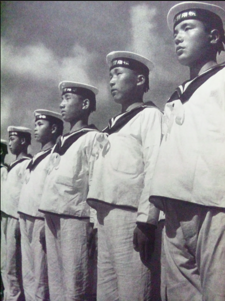 二战日本海军水手服图片