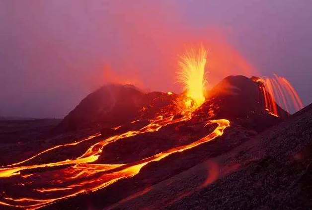 为什么那么多的海水都扑灭不了海底的火山?看科学怎么解释