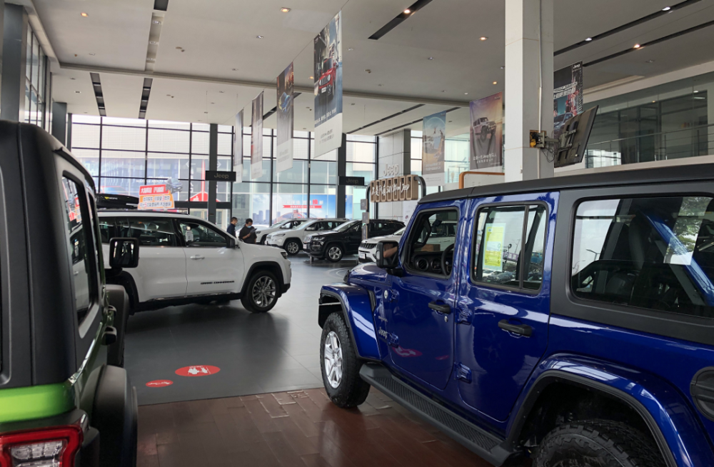 不抱期待会有惊喜美系4s店人气回暖进口福特抢手jeep现车充足