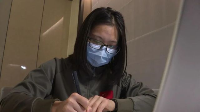 两上热搜的白衣天使 终于可以说出她的名字