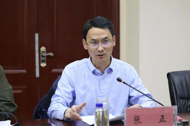 拉萨市副市长,当雄县委书记张正,县政府副县长索朗次仁及项目业主单位