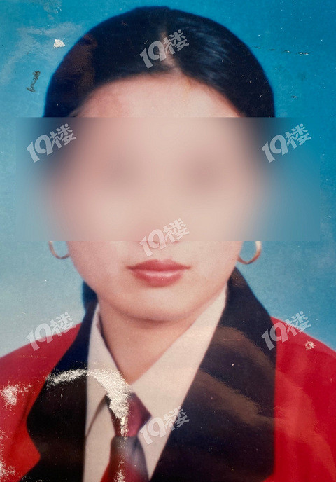 一颗人头,她们认得出来,里面的人正是跟自己住在一起的其中一名女子