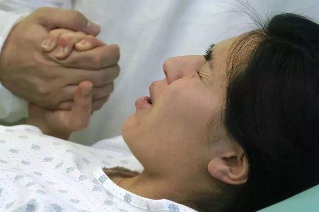 顺产开十指有多大三张图告诉你答案看完心疼拼命的妈妈