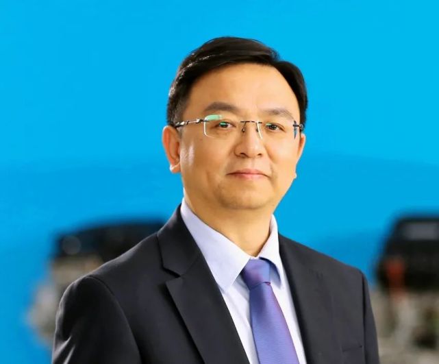 人员调整继续,多家车企高层变动