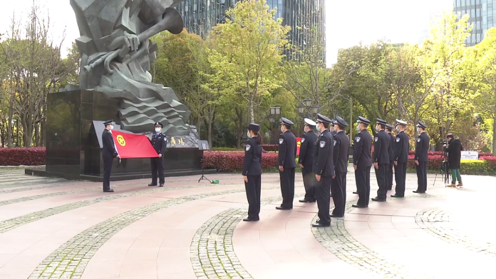 今天,我们这样缅怀英烈!