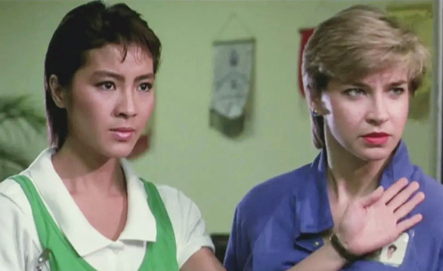 男性外国人做女主角杨紫琼的对手,但当他偶然看到罗芙洛的比赛录像时