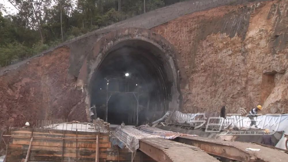 兴泉铁路永安段隧道全部贯通