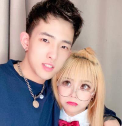 顾茜茜分手15天后,修改快手个人简介,还是没忘记施明豆_腾讯新闻