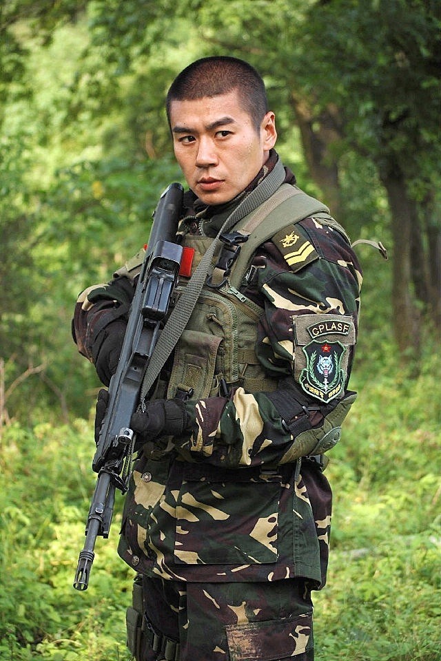 《我是特种兵》的老炮终于告别,在《重生》中首次饰演反派,虽然只有几