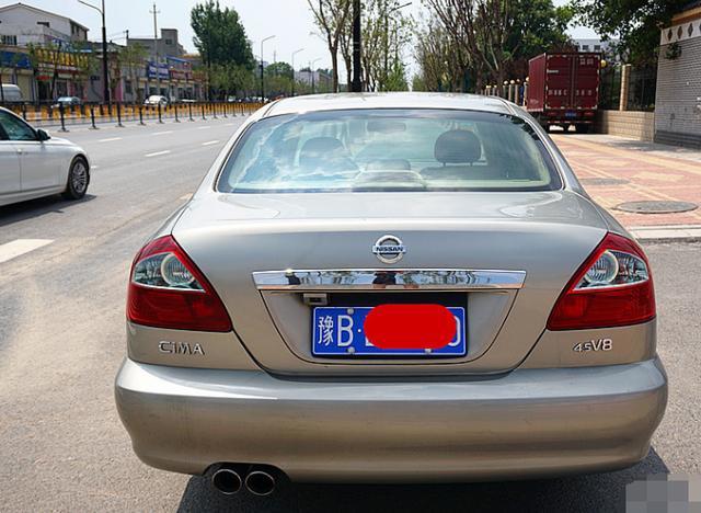 05年花80万买到的日产西玛,如今仅值4万元,河南老板晒出其座驾