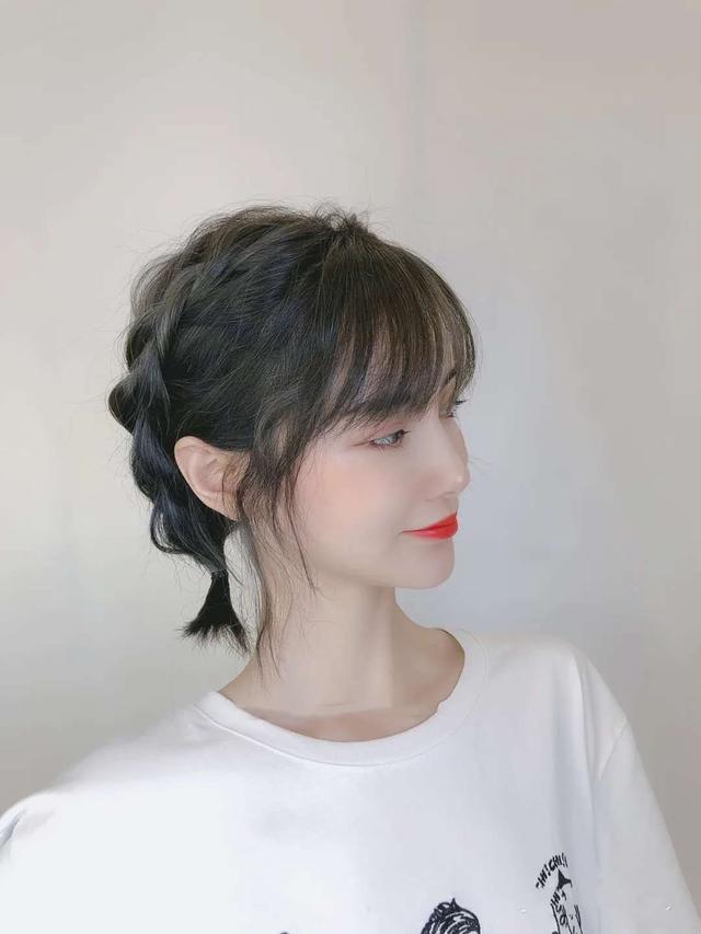 短发女生有福了这样扎减龄俏皮明星也都这么扎超迷人