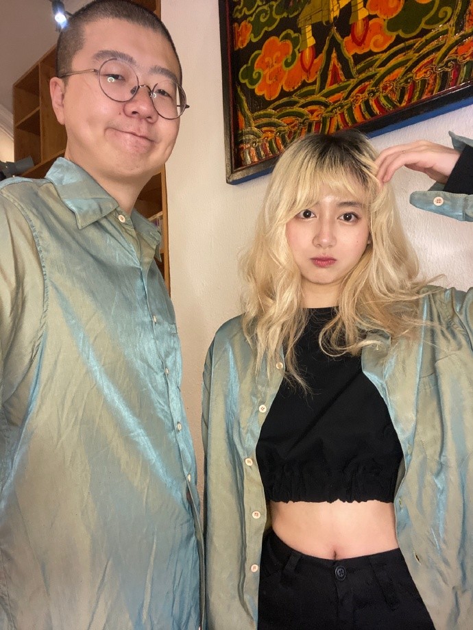 黑尾酱与老公李诞穿情侣衫甜蜜放闪,大秀小蛮腰,俩人超有夫妻相