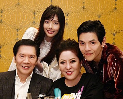 网友震惊,这郭碧婷怕是变成了 "向碧婷"吧,姿态这么卑微,讨好与依附的