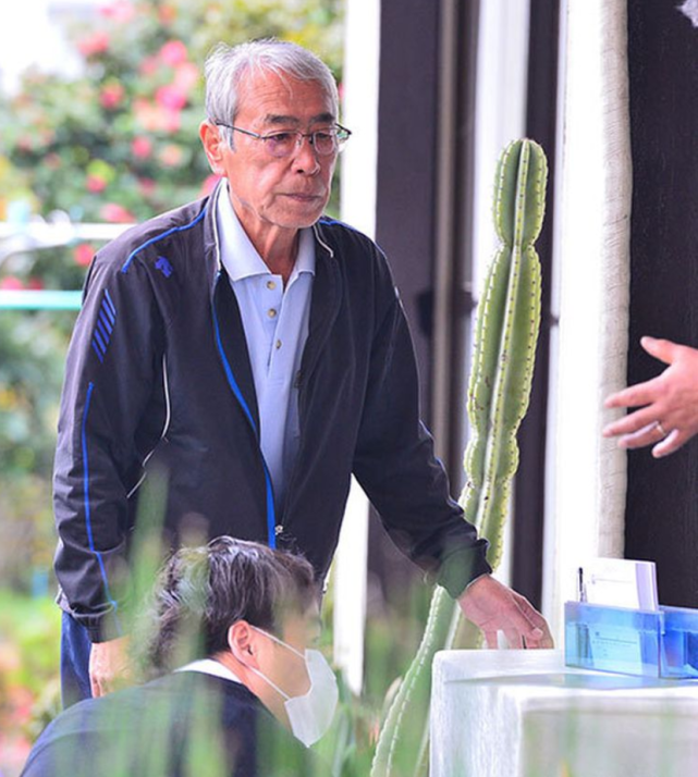 医生曝抢救志村健经过:每分钟吸氧10公升,至死都不知感染新冠