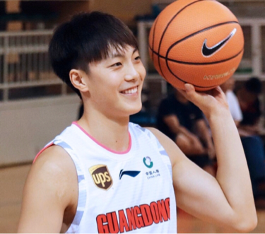 颜值与实力兼具的篮球小将,合同即将到期,未来他将何去何从呢?