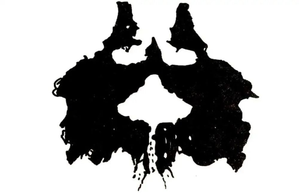 在朋友交往中,有时多年的友谊会因一次小别扭或误会而告终;夫妻之间