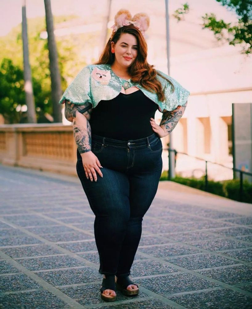 上帝打了个盹儿,给了个"水桶身材",没料到火了_腾讯新闻