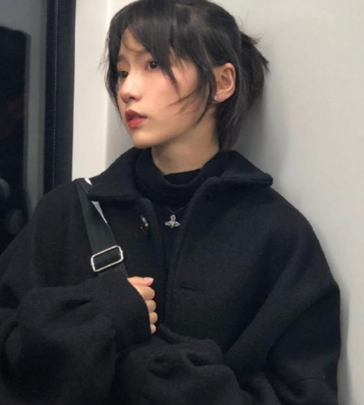 诸葛大力地铁站被偶遇素颜亮相无人认出还以为是个网红