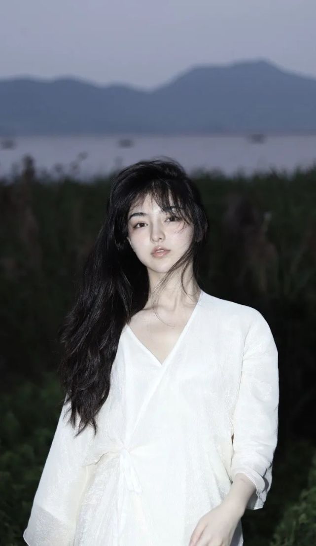 婊过半藏森林插足订婚男害闺蜜患抑郁症绿茶界巅峰