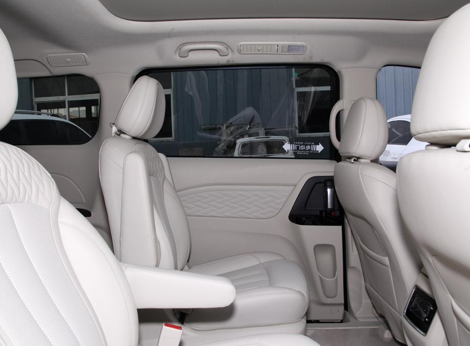 长安扬眉吐气了一次新车比奥德赛霸气侧滑门大沙发798万