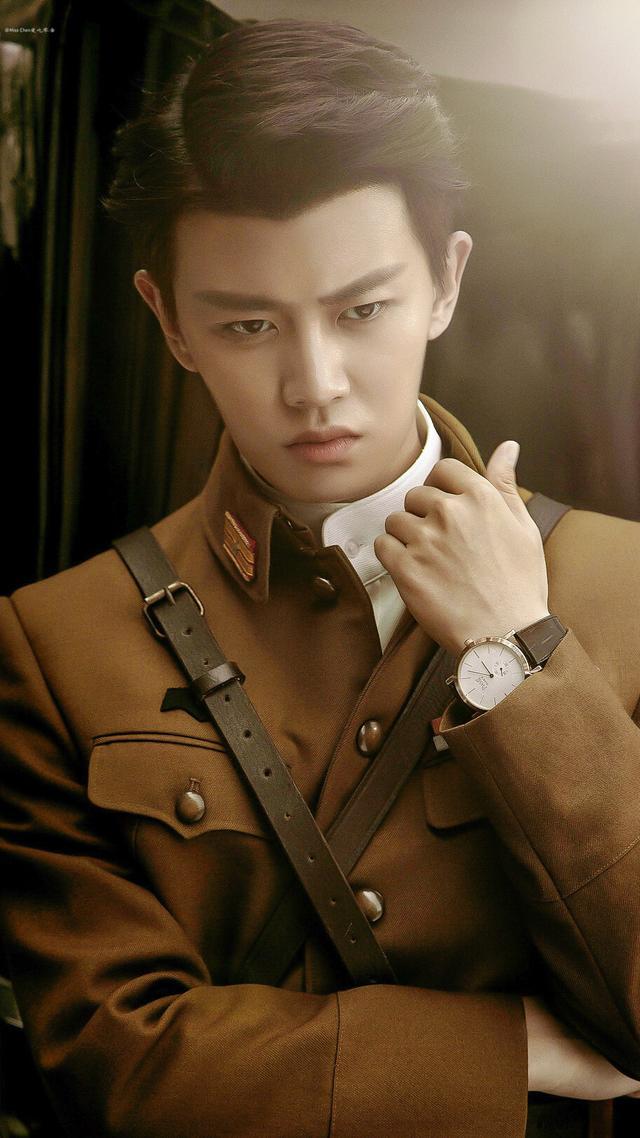 任嘉伦新剧秋蝉军装造型太酷了男明星军装大pk