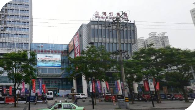 北宝兴路柳营路口社会停车场2蜀黍会视情开放或关闭路面停车位,请大家