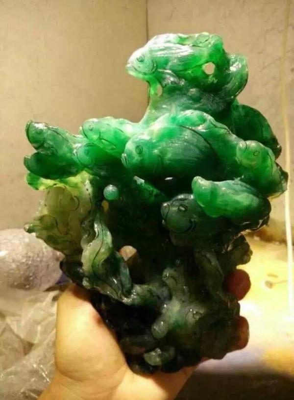 世界上最大的翡翠床土豪家宝贝就是不一样