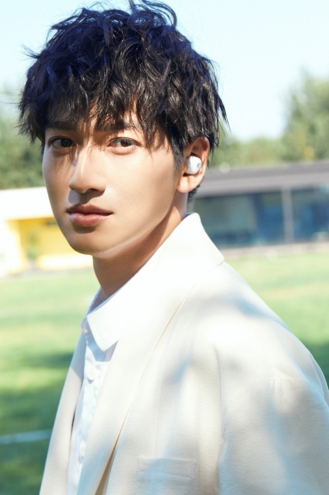 实力唱将刘彬濠开启星推官模式力荐国产新番麻辣女配