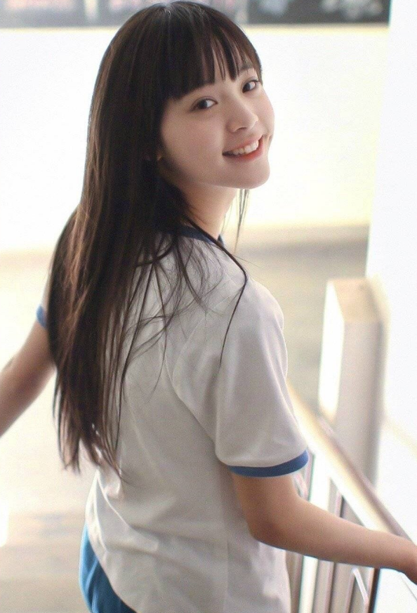 有种初恋叫欧阳娜娜的黑长直发型少女回头望那一刻沉沦了