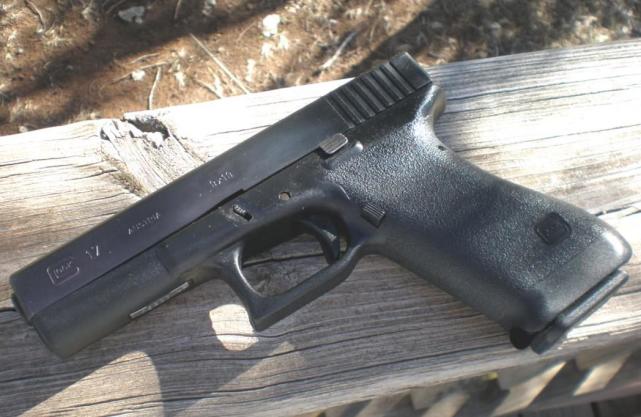 陈国荣的配枪在警界火了37年的格洛克17手枪到底推出过几代