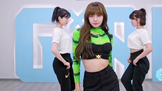 Lisa跳主题曲舞蹈 蹦的太高 谁听到赵小棠的评价 太真实了 腾讯网