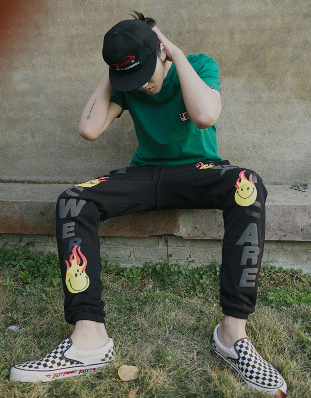 吴亦凡的"新纹身"彻底火了!看清了是啥图案之后,不愧是傻白甜大佬