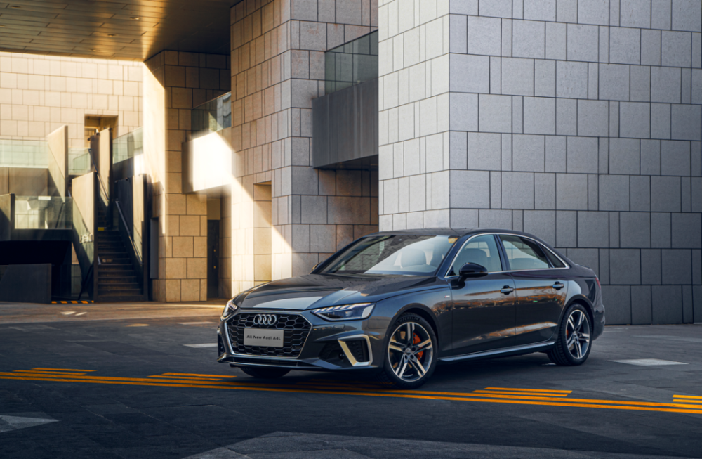 外观神似s4,全系12v轻混,配置更香,全新奥迪a4l正式发布