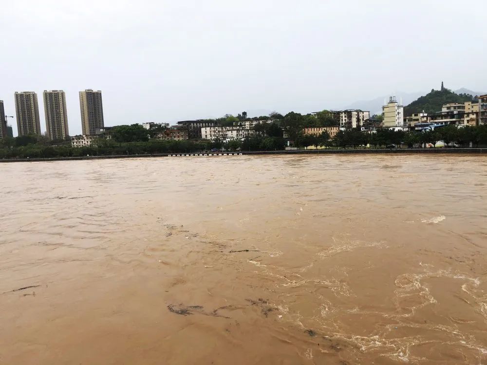 乐昌市大到暴雨,现场直击乐昌多处情况!_腾讯新闻
