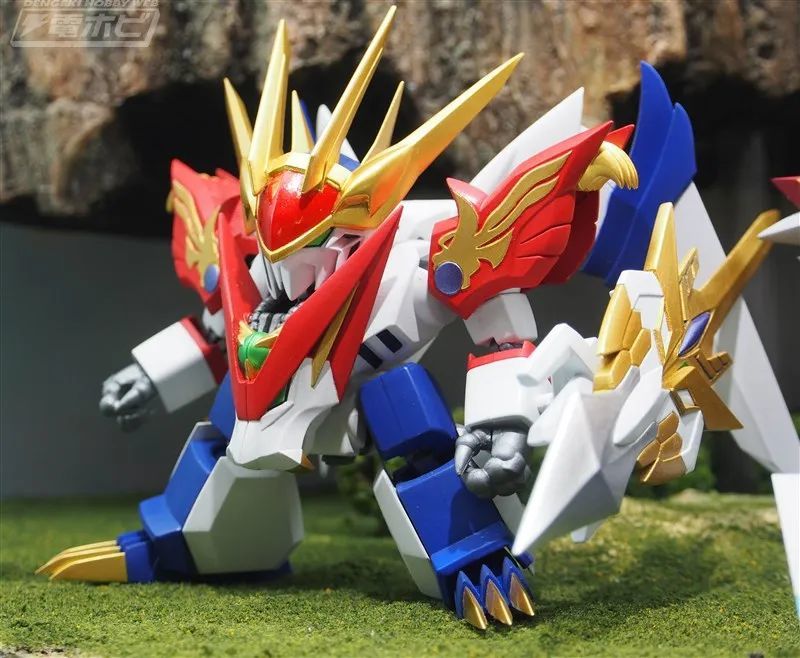 龙激丸以及圣龙丸之外,展会上还以试作品的形式展出了龙虎丸与煌龙丸