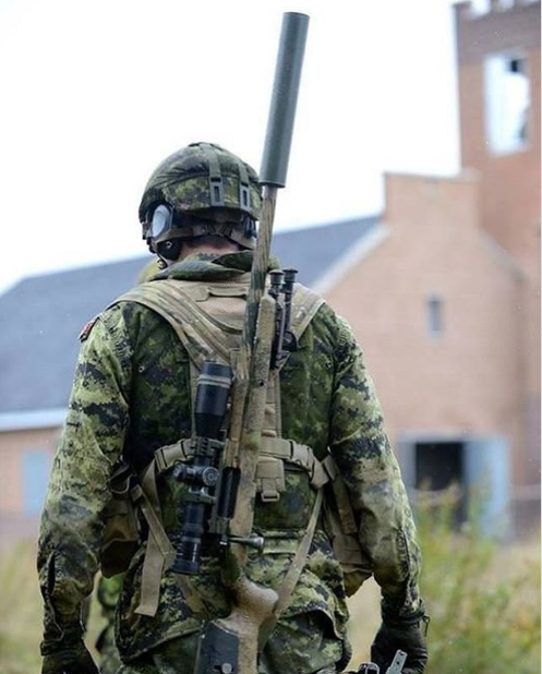 为何连战友都"恨"狙击手?狙击手:那是我连俘虏都不能做