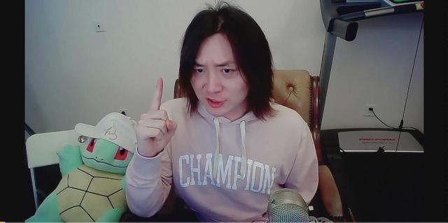 张大仙技术不在变菜了？连播十五个小时后才上王者？