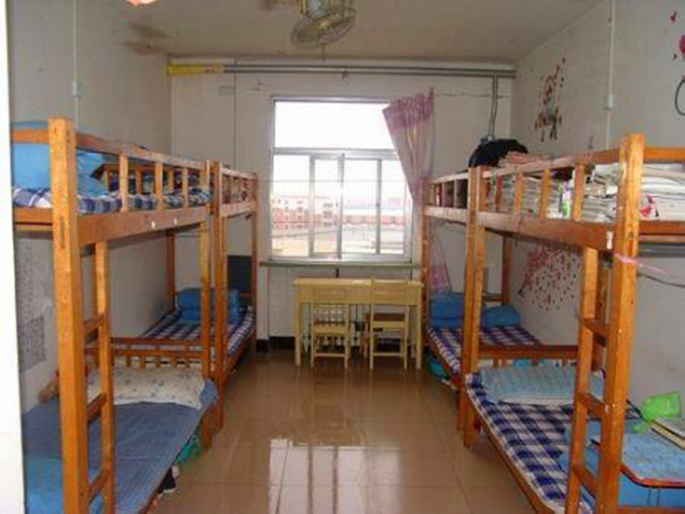 海原二中的宿舍图片