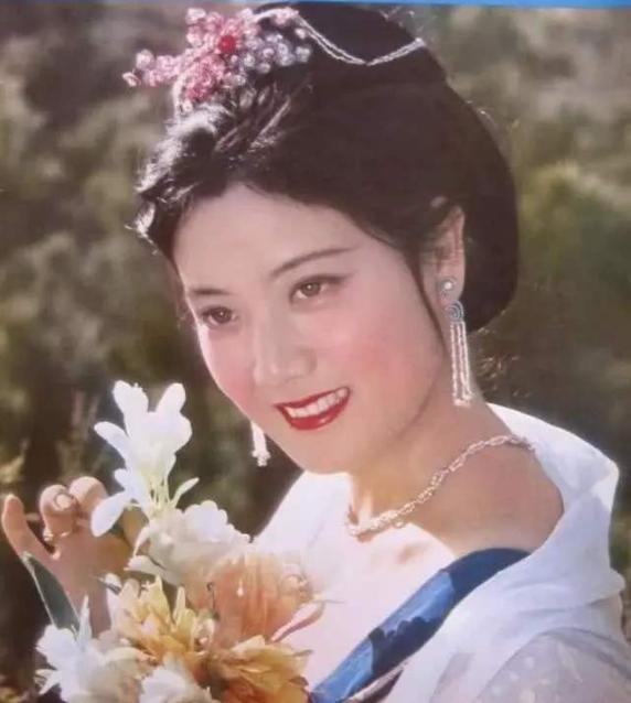 云南电影《孔雀公主》,尽显西双版纳德宏傣乡之美
