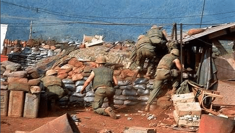 一名北越军人的叛逃导致北越在溪山战役中伤亡惨重