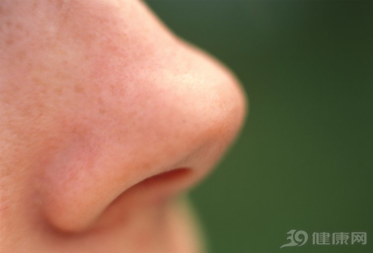 鼻孔|没事总想挖鼻孔？医生警告：你可能得了这一种病！应该尽早改变