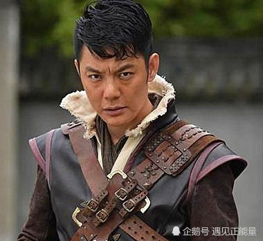 程鹏宣布出道,刚出道便参演了两部高起点的电影:《女儿红》和《砚床》